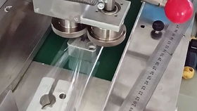 全自動枕式包裝機(jī),一次性口罩包裝機(jī),餅干包裝機(jī),月餅包裝機(jī)